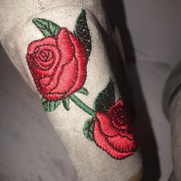 WILD DIVA Floral Embroidered Heel Boot Shoes - Picture 4 of 8